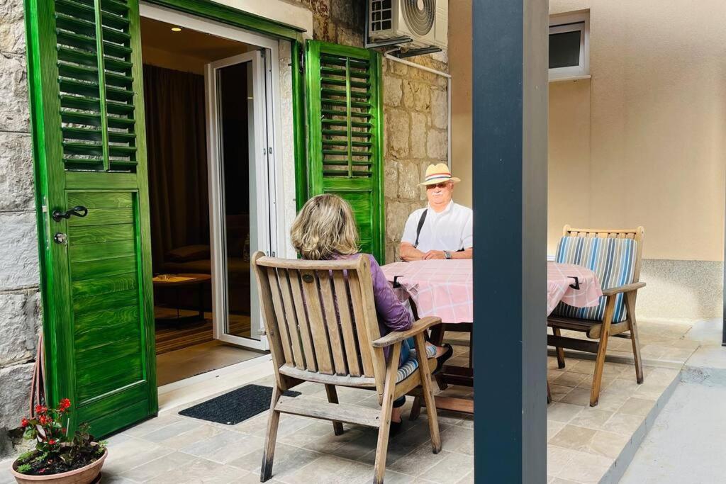 Stone House With Cute Terrase Apartmán