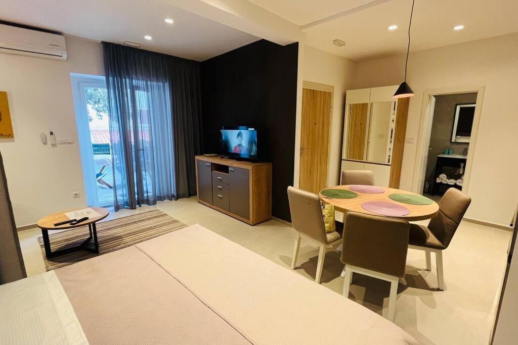Stone House With Cute Terrase Apartmán Split